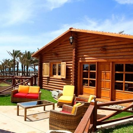 Sawary Beach Hotel บาทรูน ภายนอก รูปภาพ