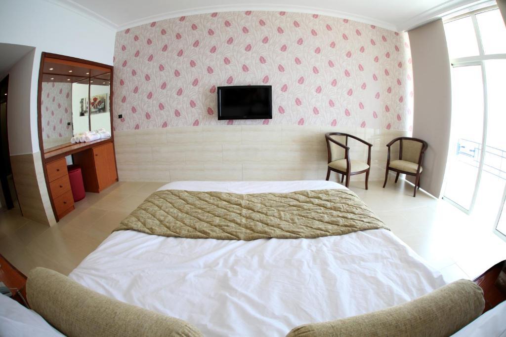 Sawary Beach Hotel บาทรูน ห้อง รูปภาพ