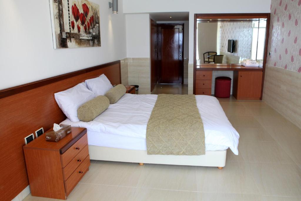 Sawary Beach Hotel บาทรูน ห้อง รูปภาพ