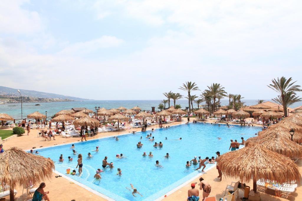 Sawary Beach Hotel บาทรูน ภายนอก รูปภาพ