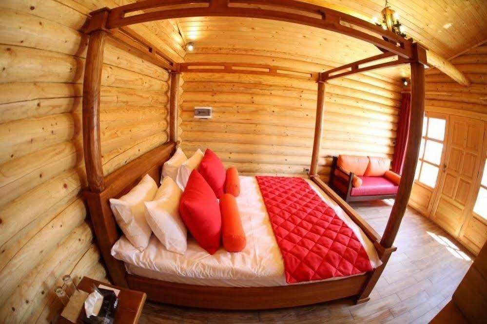 Sawary Beach Hotel บาทรูน ภายนอก รูปภาพ
